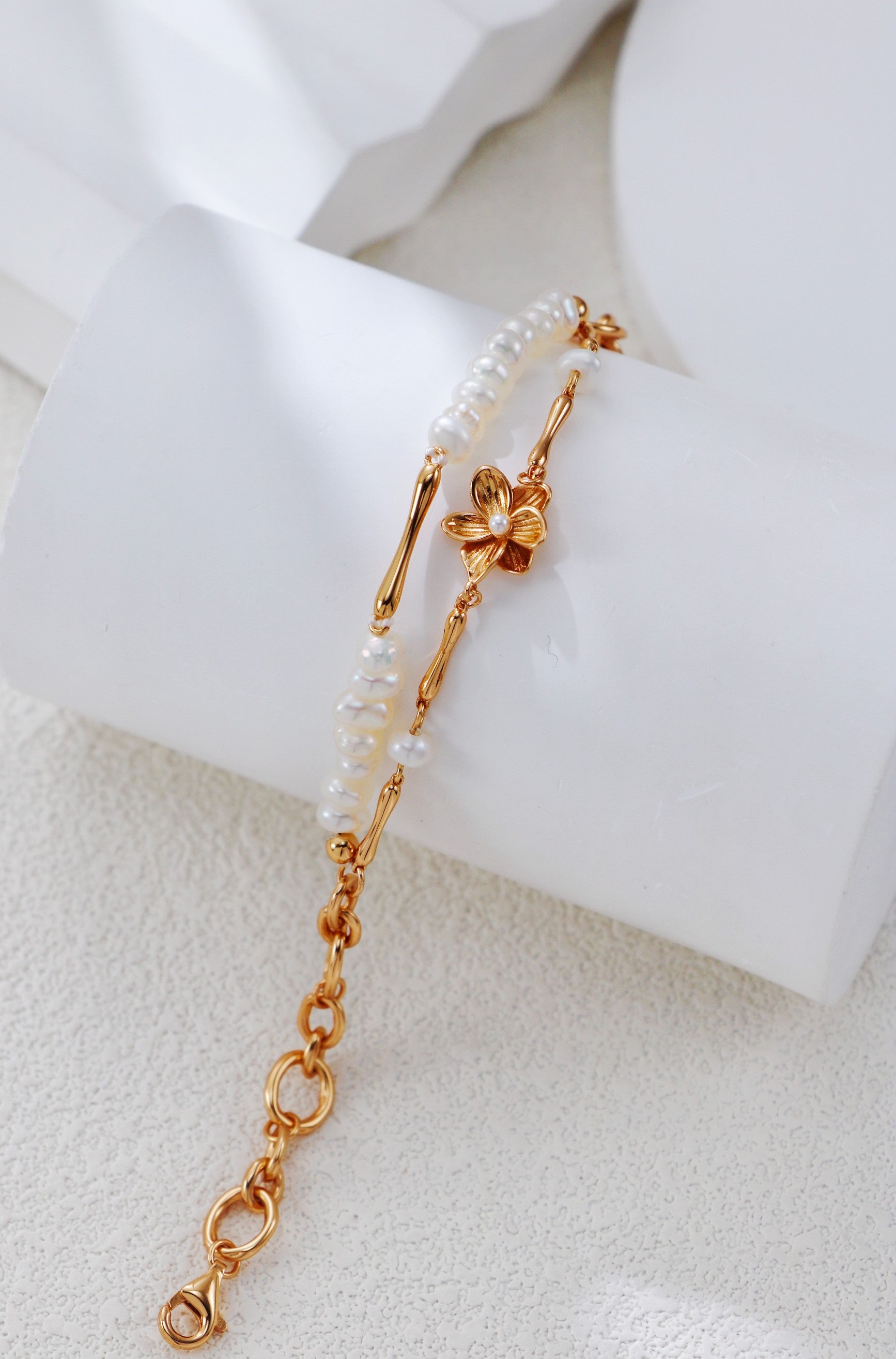 Flower Pearl Bracelet