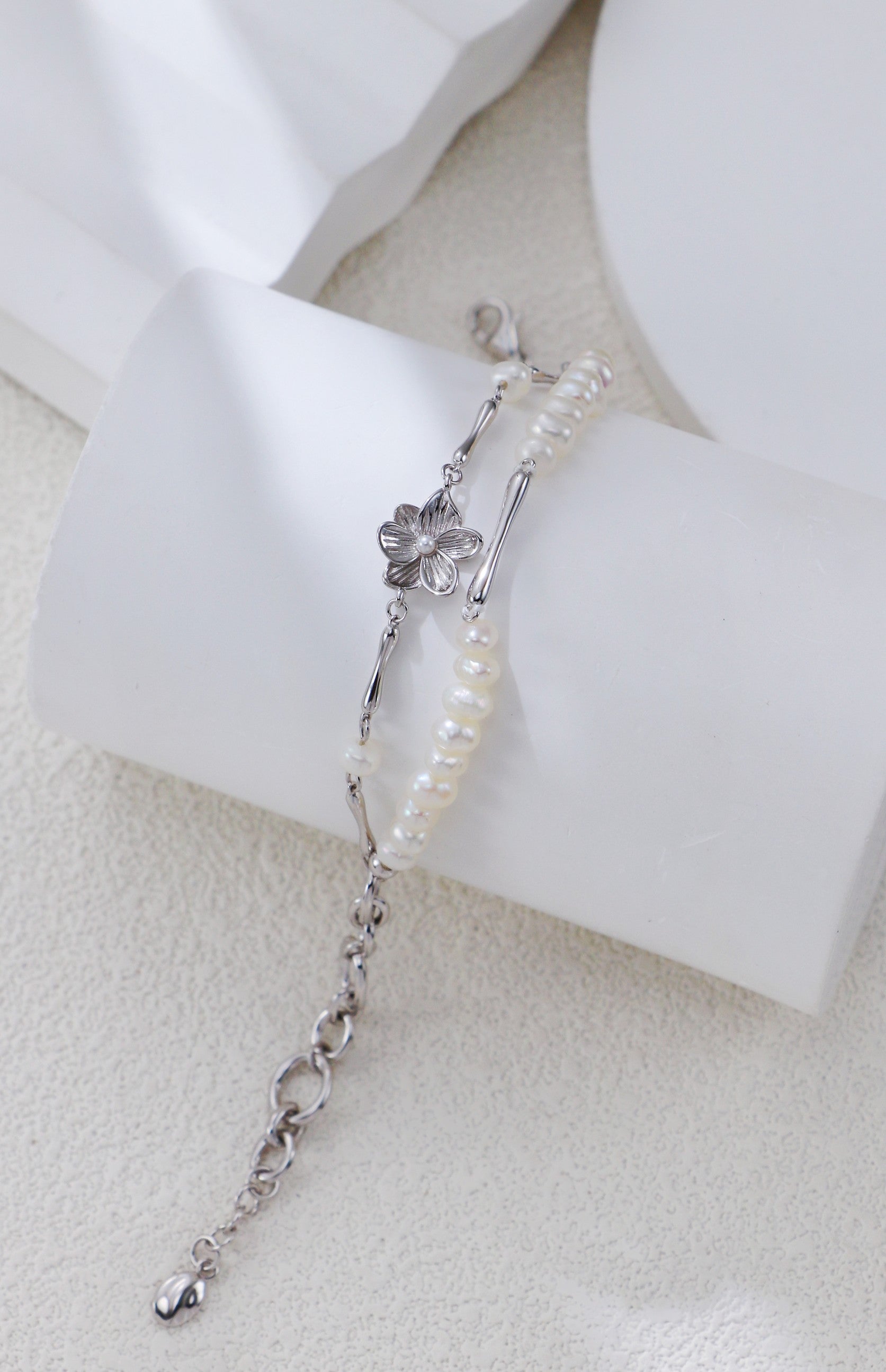 Flower Pearl Bracelet
