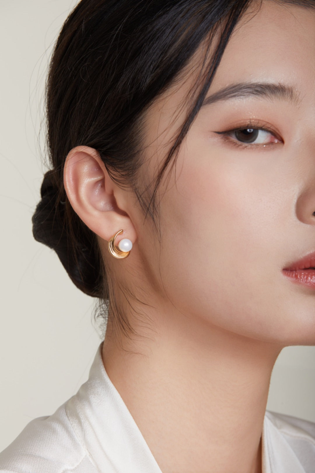 Curly Peral Earring